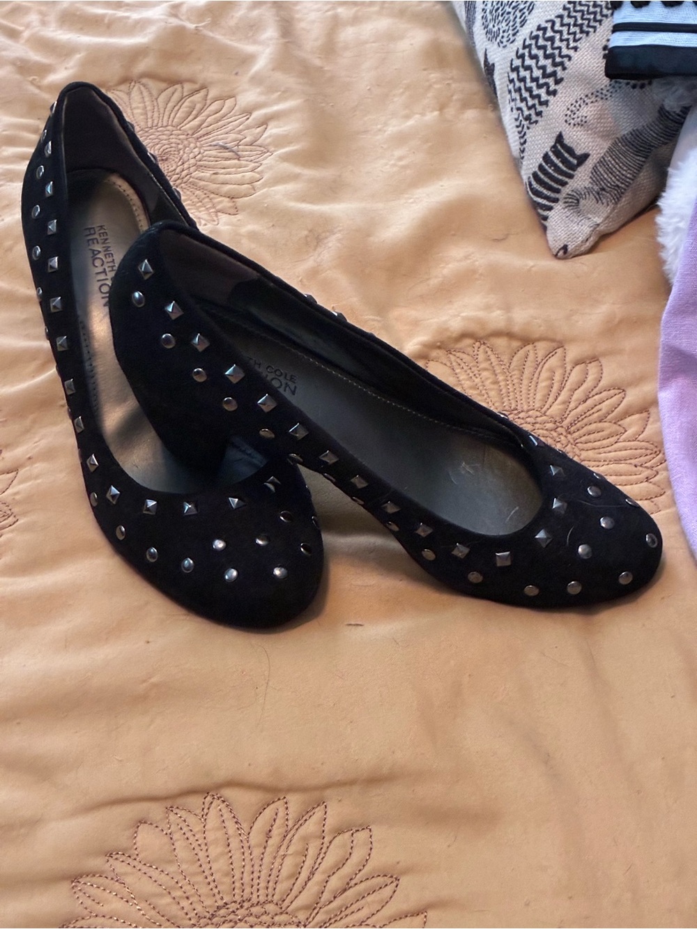 Kenneth Cole Reaction Lighter Note Black Studded Suede Heels